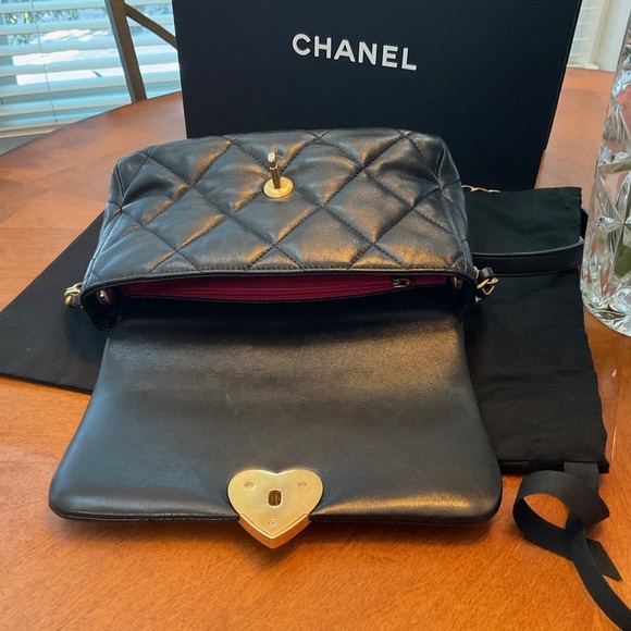 Chanel Black Lambskin Crossbody Bag with Gold Heart Accent AUTHENTIC - Picture 7 of 15